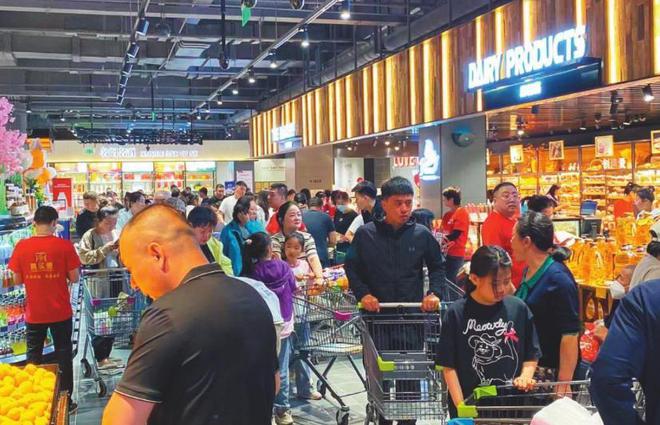 闭店网友曝光旧址现状房东肠子都悔青麻将胡了2015年胖东来因天价租金(图3) 闭店网友曝光旧址现状房东肠子都悔青麻将胡了2015年胖东来因天价租金(图3)