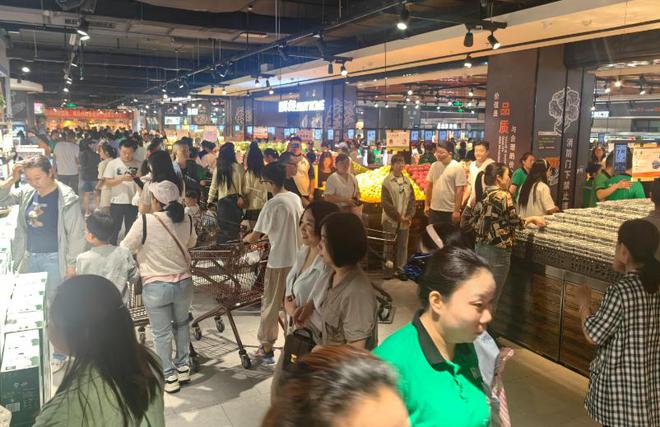 闭店网友曝光旧址现状房东肠子都悔青麻将胡了2015年胖东来因天价租金(图7) 闭店网友曝光旧址现状房东肠子都悔青麻将胡了2015年胖东来因天价租金(图7)