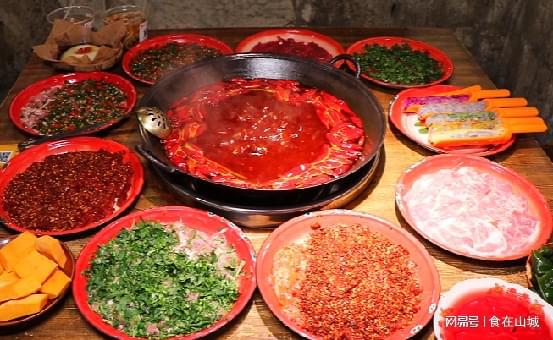 里的美味：锭子火锅位置偏但味道正PG电子麻将胡了2试玩隐藏在巷子