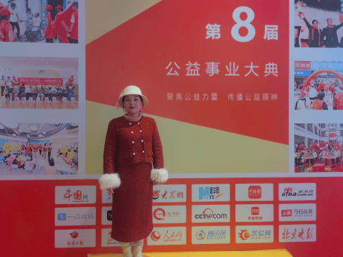 成功牵手农视网“三农优选会客厅”推荐宣大姐兔头品牌PG麻将胡了免费模拟器成都宣兔头餐饮管理有限公司(图4)