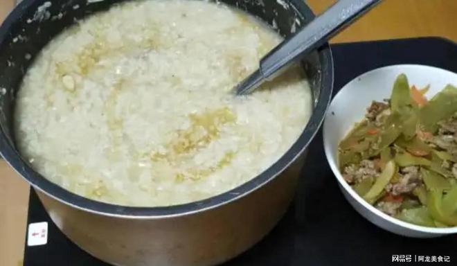 房一日三餐花不到30元：结婚5年存下50w麻将胡了电子游戏广西95后小夫妻为存钱买(图2)