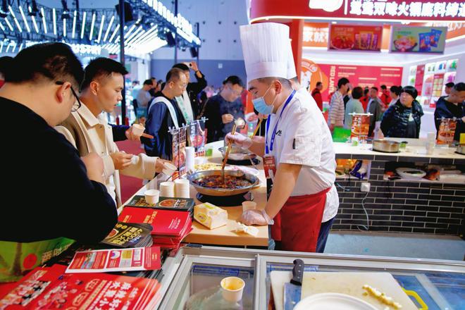 麻辣产业迈向高品质发展阶段PG麻将胡了试玩直击糖酒会(图3)