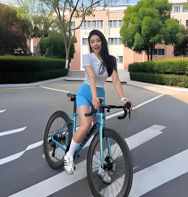 车怎么样属于什么档次闪电跟捷安特怎么选麻将胡了2模拟器单车产业报告：崔克自行(图3)