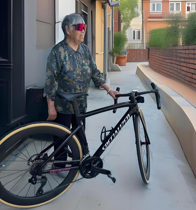 车怎么样属于什么档次闪电跟捷安特怎么选麻将胡了2模拟器单车产业报告：崔克自行(图6)