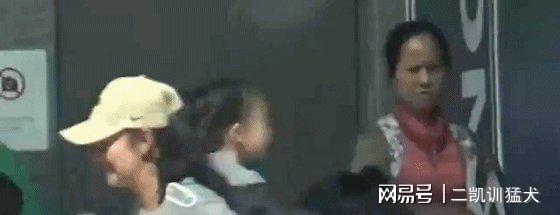 1岁小糯米身高惊人已超1米6！PG麻将胡了2杨幂访港被偶遇1(图5)